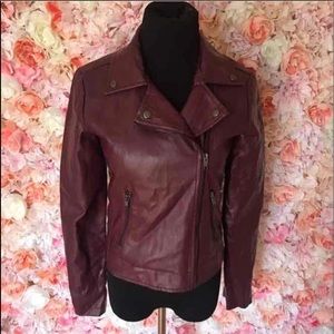 🧥Forever 21 Faux maroon leather jacket 🧥